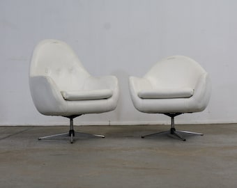 Vintage Mid-Century Modern His & Her Lounge/Pod Chairs - Pair