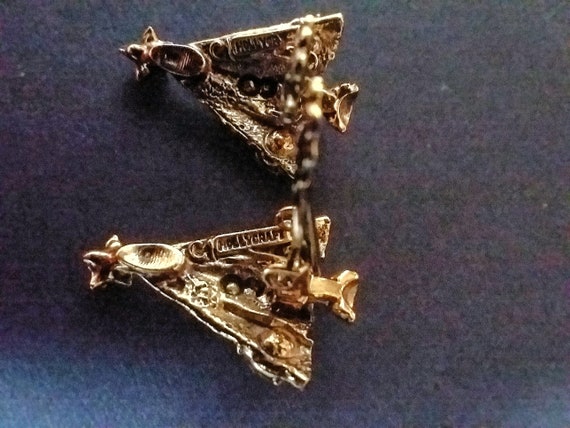 Vintage Gold Tone Christmas Tree Clip on Earrings… - image 2