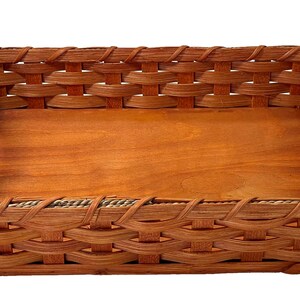 Amish Baskets  Hot Dish/Cake Server Solid Oak Basket With Leather Handles natural accent color