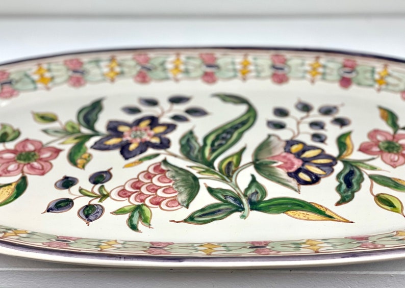 MelitasHome Zinnia Serving Platter