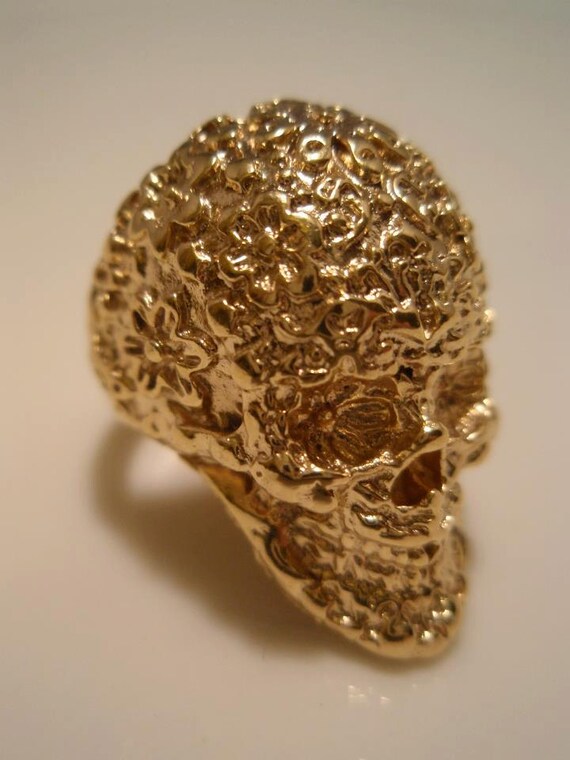 Paris hilton skull ring deals
