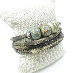 &quot;Unisex&quot; bracelet, set of Murano Glass beads in ivory tones, mounted on an imitation snakeskin leather bracelet