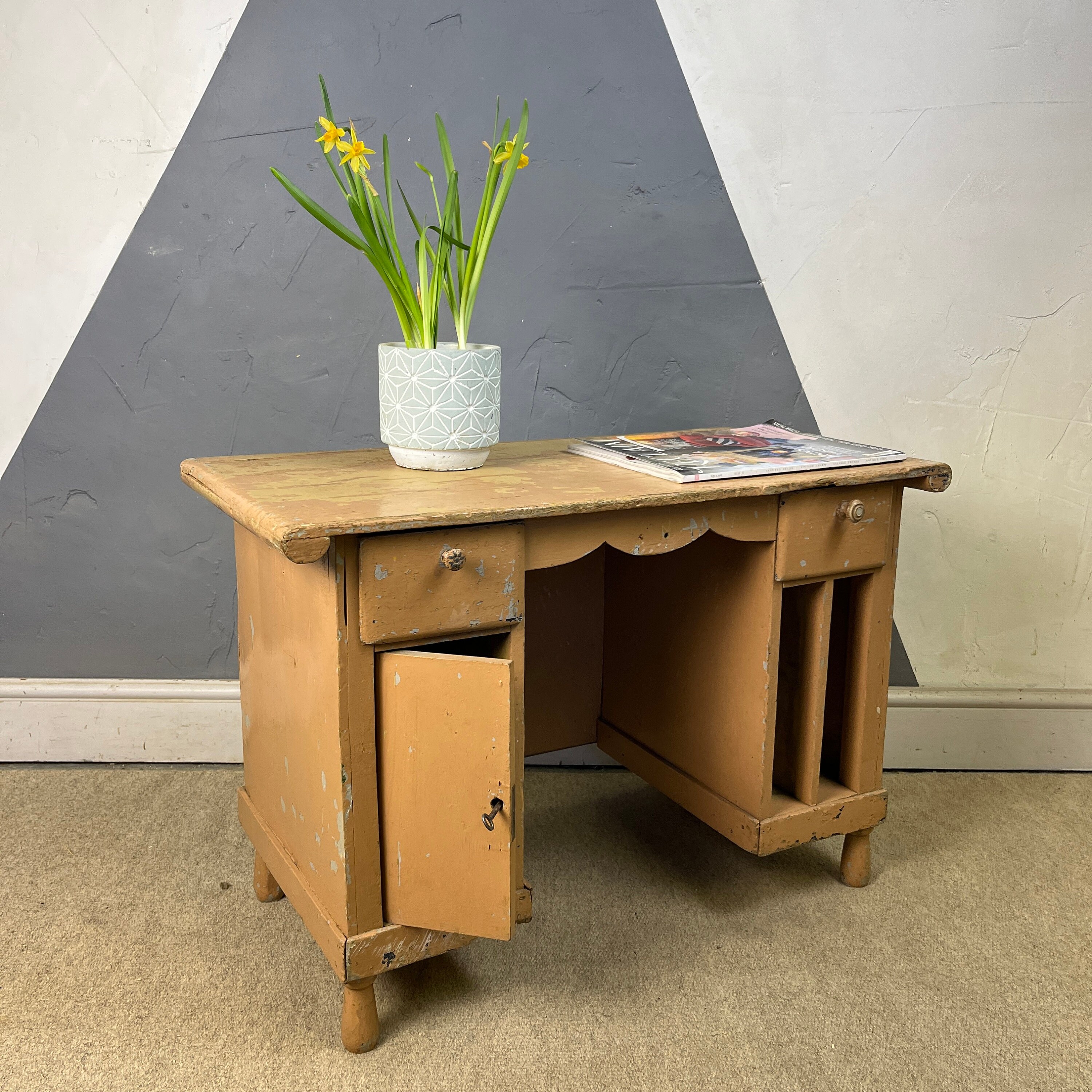 Trapp writing desk deals