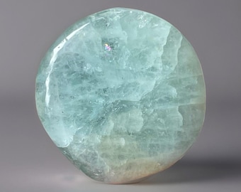 Aquamarine Mini Flat Palmstone with Green Rainbow inclusion, Gemmy Blue Natural aquamarine round