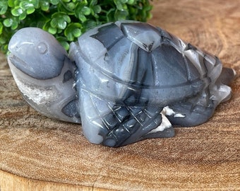 UV Reactive Volcanic Agate Sea Turtle - No.41
