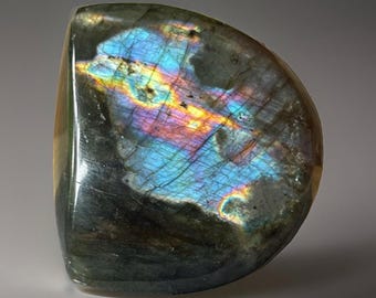 Spectrolite Labradorite Freeform Palmstone - Natural Rare Crystal from Finland (28)