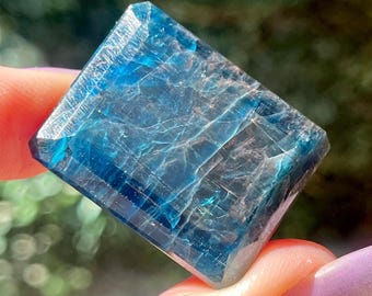 Blue Appetite Collectors Faceted Gemstone - 89.75 ctw rectangular step cut stone - Old Stock