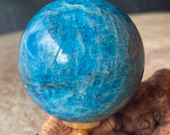 Apatite Sphere, Deep Blue Gemmy Flashy Crystal ball (443)