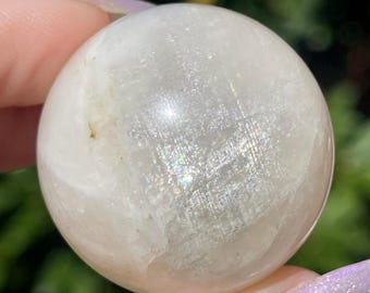 Blue Flash Moonstone High Quality Sphere , Translucent White Moonstone Orb ( 475)