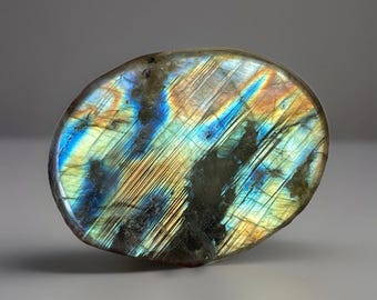 Labradorite Crystal Flat, Flashy Labradorite Medallion Palmstone - Natural Unique Collectors Crystal - Crystals for Purses & Pickets