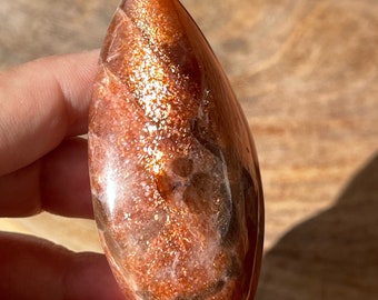 Arusha Sunstone Confetti Flame with a Pink Flash