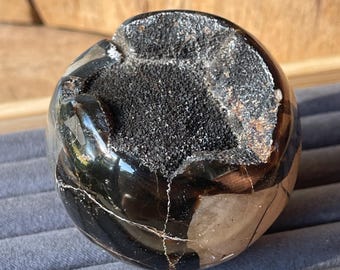 Septarian geode sphere, Dragon Stone UV reactive crystal ball, Calcite & Aragonite mineral specimen (479)