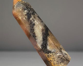 Rutilated Agate Tower – Sagenitic Needle Inclusions in Chalcedony (39)