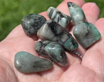 Emerald Tumble Stone, Natural Emerald Gemstone Rocks, Crystals and Gems for Jewelry making & wire wrapping, Loose Emrald