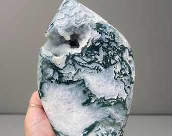 Moss Agate Unique Flame with A Large Druzy Pocket, Statement Green & White Moss Agate, Statement Moss Agate Freeform 3.LB 8.3 Oz