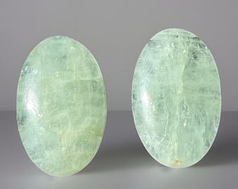 Pastel greenish-blue Aquamarine Flat Mini PalmStone, Polished Blue Green Aquamarine Cabochon, Soothing Meditation Crystal, March Birthstone