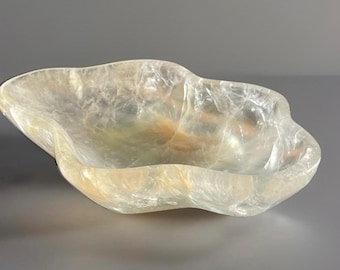 Fluorite Large Gemstone Bowl, Green Phantom Fluorite trinket plate, Crystal Dish for Jewelry, Natural Minerals for the Home Decor