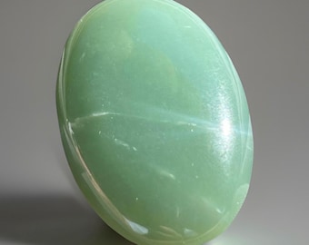 Jadeite Jade 104.60 ct Apple Green cabochon - Flat back Oval Palm stone Old Stock