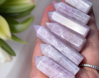 Kunzite Mini Tower, Small Lavender Kunzite Point, Flashy Kunzite Crystal