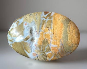 Ibis Jasper Palmstone with blue chalcedony, Brecciated Jasper Polished Crystal medallion, Pocket Rock (48)