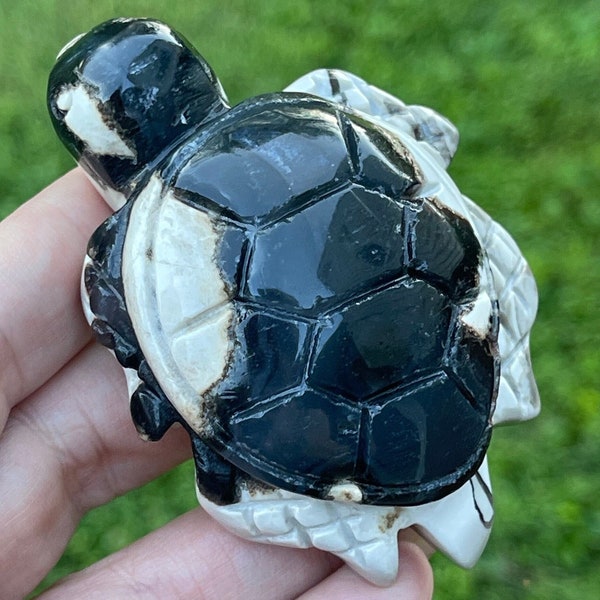 UV Reactive Volcanic Agate Sea Turtle