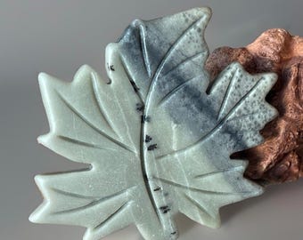 Dendritic Sage Jasper Leaf Carved Crystal (111)