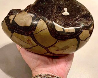 Septarian XXL Egg | Argonite, Calcite, Limestone, Barite, Chalcedony | Dragon Eggs | Septarian with Calcite deposit | Huge Dragon Egg