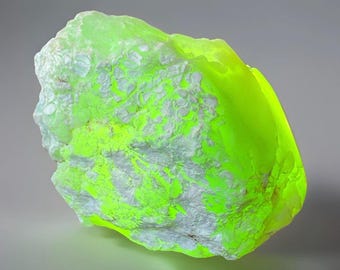 Chrysoprase Specimen Collector Gem Grade Marlborough, Australia (109 grams)