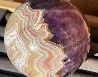 Amethyst Mexican Lace Agate sphere (370)