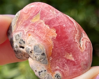 Jelly Rhodochrosite Freeform Tumbled Crystal Stone (40mm) – Polished Pocket Gem