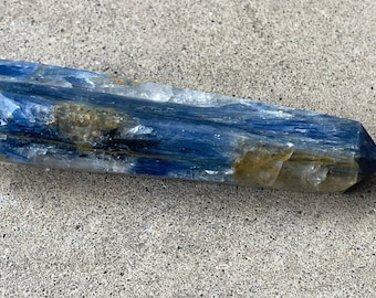 Blue Kyanite Tower , Manifestation Stone , Kyanite Quartz Point , Crystal Gifts , Home Decor , AAA Crystals