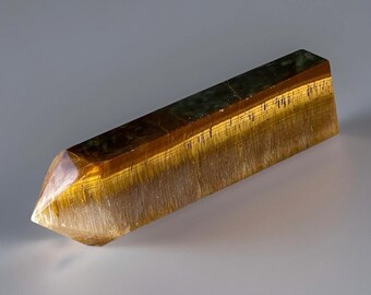 Tiger’s Eye Tower with Translucency and a beautiful flash