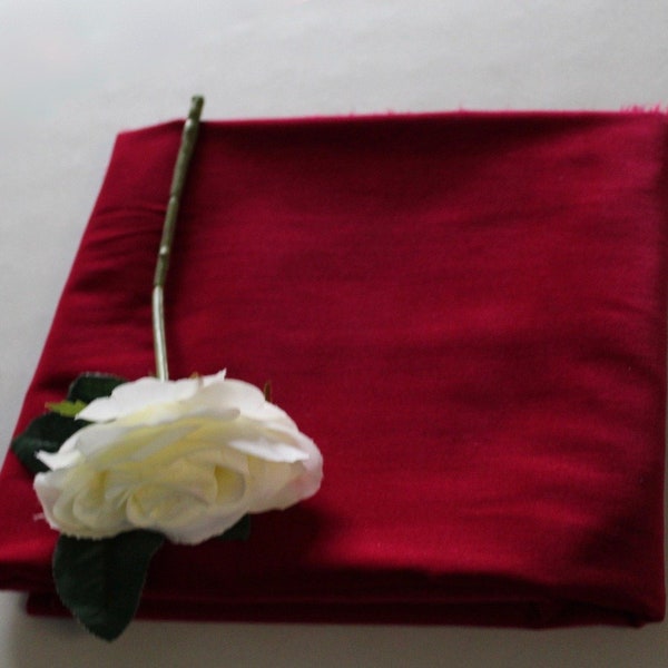 CLARET - Cotton Dressmaking Velvet / Velveteen Fabric - Lichtgewicht frambozenkleurig materiaal