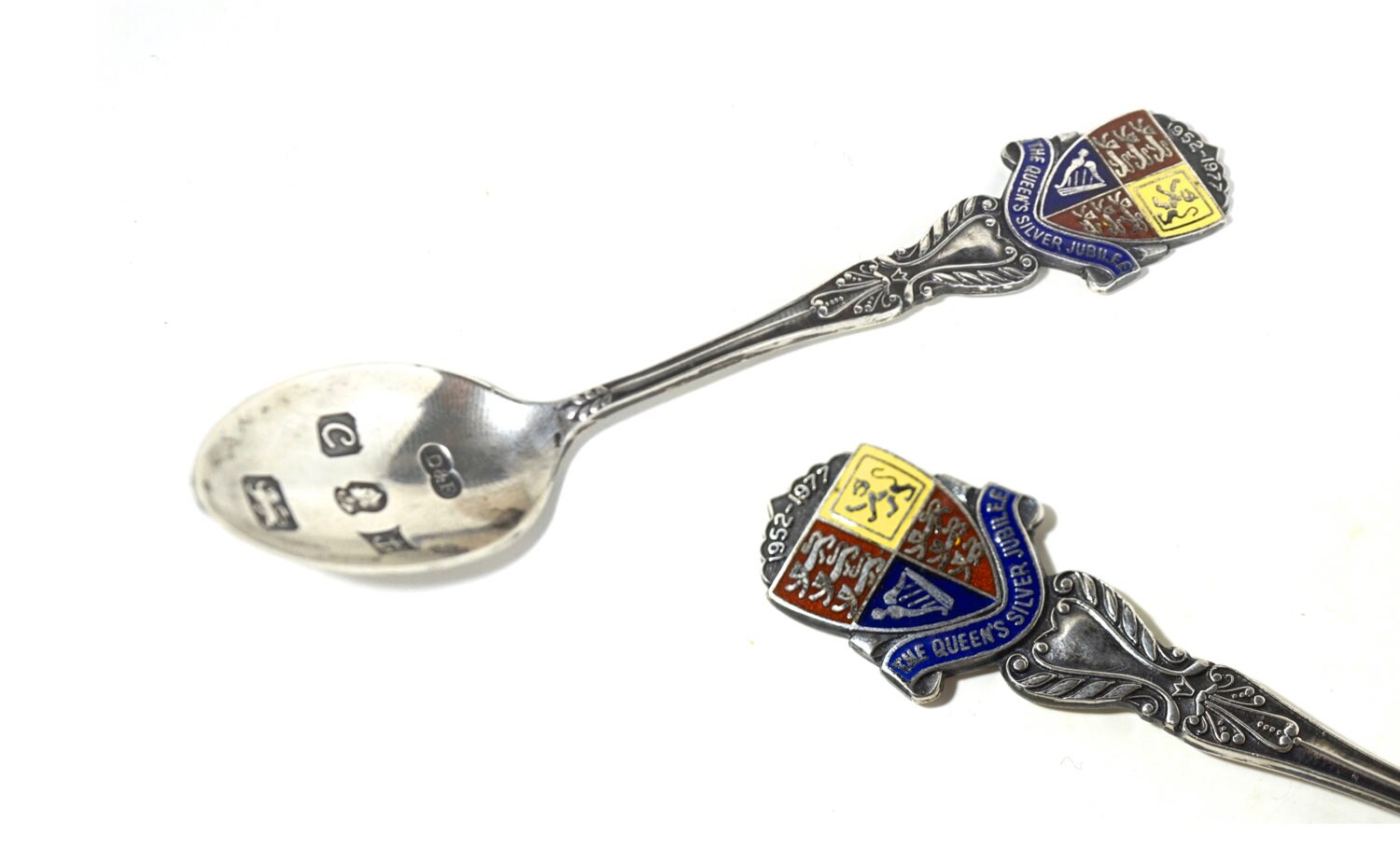 Queen Crested Silver Plated Longest Reigning Monarch Collectible spoon 