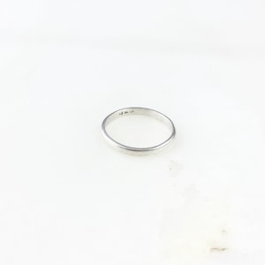 Vintage 925 Sterling Silver Minimal Band Ring Size 7.5