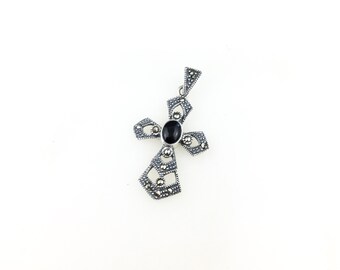 Vintage 925 Sterling Silver Deco Black Onyx Gemstone Marcasite Religious Cross Pendant Necklace