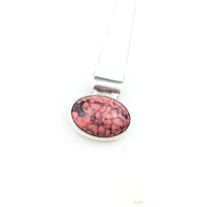 Vintage 925 Sterling Silver Mexico Modernist Pink Howlite Pendant Necklace