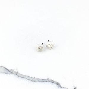 Vintage 925 Sterling Silver Seashell Stud Earrings