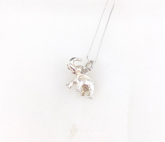 Magic Metal Elephant Charm Necklace Silver Tone Tribal Vintage Safari Charm Pendant NN56 Magic Metal Elephant Charm Necklace Silver Tone Tribal Vintage Safari Charm Pendant NN56