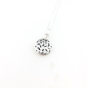Vintage 925 Sterling Silver Filigree Circle Minimal Pendant Necklace