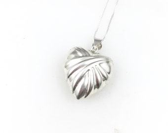 Vintage 925 Sterling Silver Puffy Etched Heart Charm Pendant Necklace