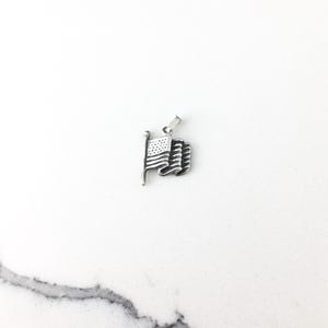 Vintage 925 Sterling Silver USA American Flag Patriotic Charm Pendant Necklace