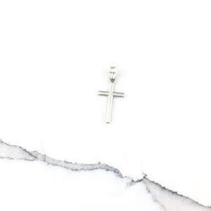 Vintage 925 Sterling Silver Religious Small Minimal Cross Pendant Necklace
