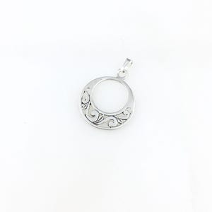 Vintage 925 Sterling Silver Circle Filigree Deco Repousse Pendant Necklace