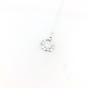 Vintage 925 Sterling Silver Irish Claddagh Celtic Irish Charm Pendant Necklace