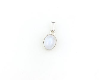Vintage 925 Sterling Silver Moonstone Crystal Gemstone Pendant Necklace