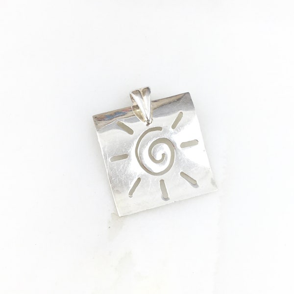 Vintage 925 Sterling Silver Sun Celestial Charm Pendant Necklace