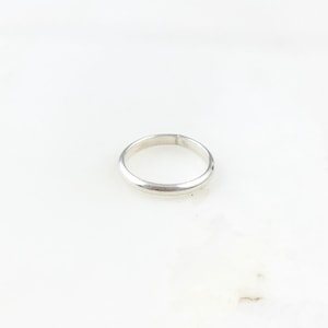 Vintage 925 Sterling Silver Minimal Skinny Stacking Band Ring Size 5.25