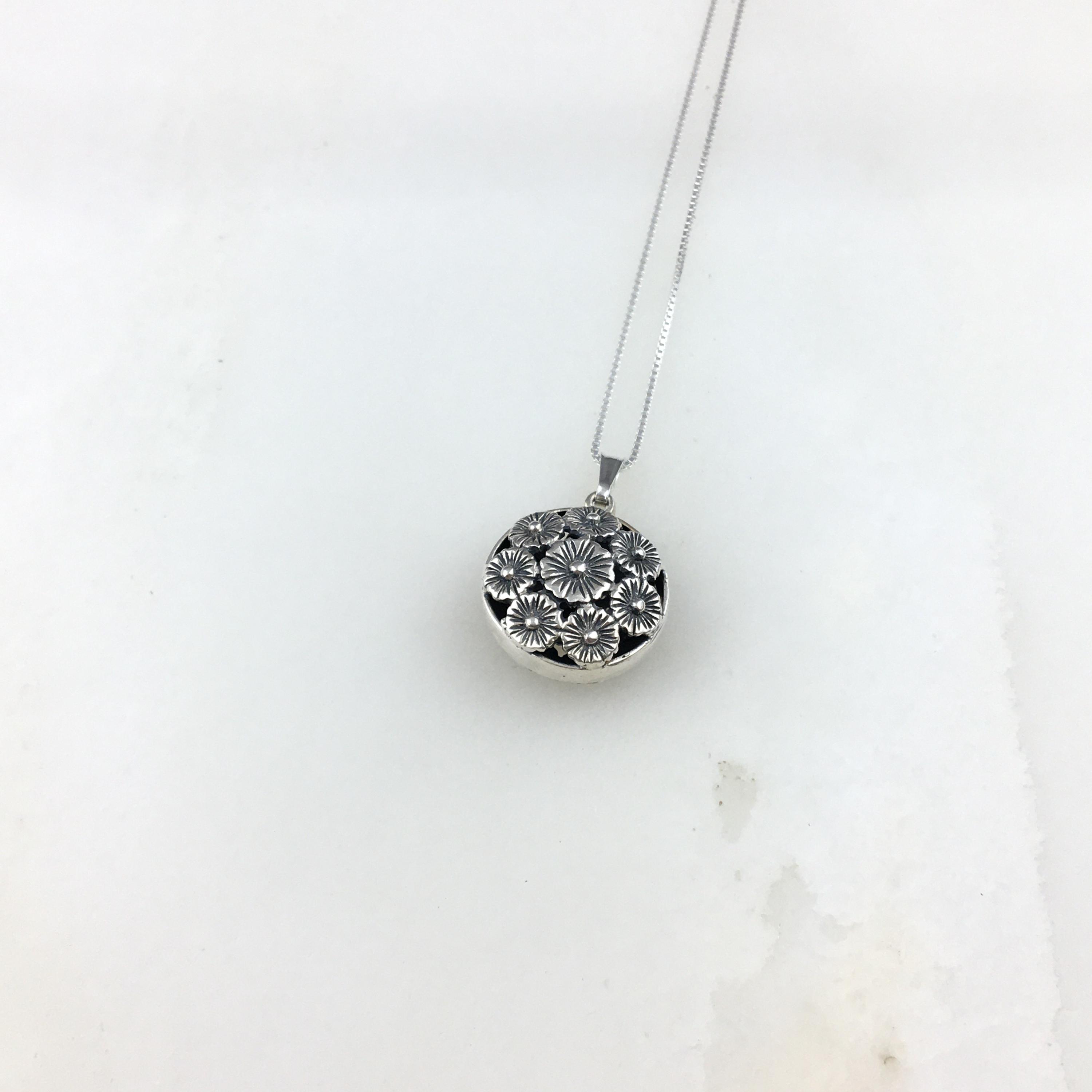 Collier En Argent 925 Avec Pendentif Bouton De Fleur - Bijou Vintage - Occasion Comme Neuf