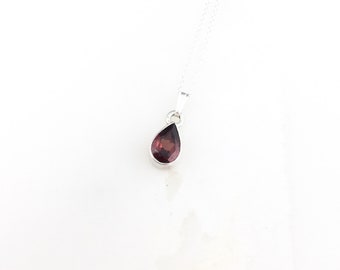 Vintage 925 Sterling Silver Deco Red Glass Teardrop Minimal Pendant Necklace